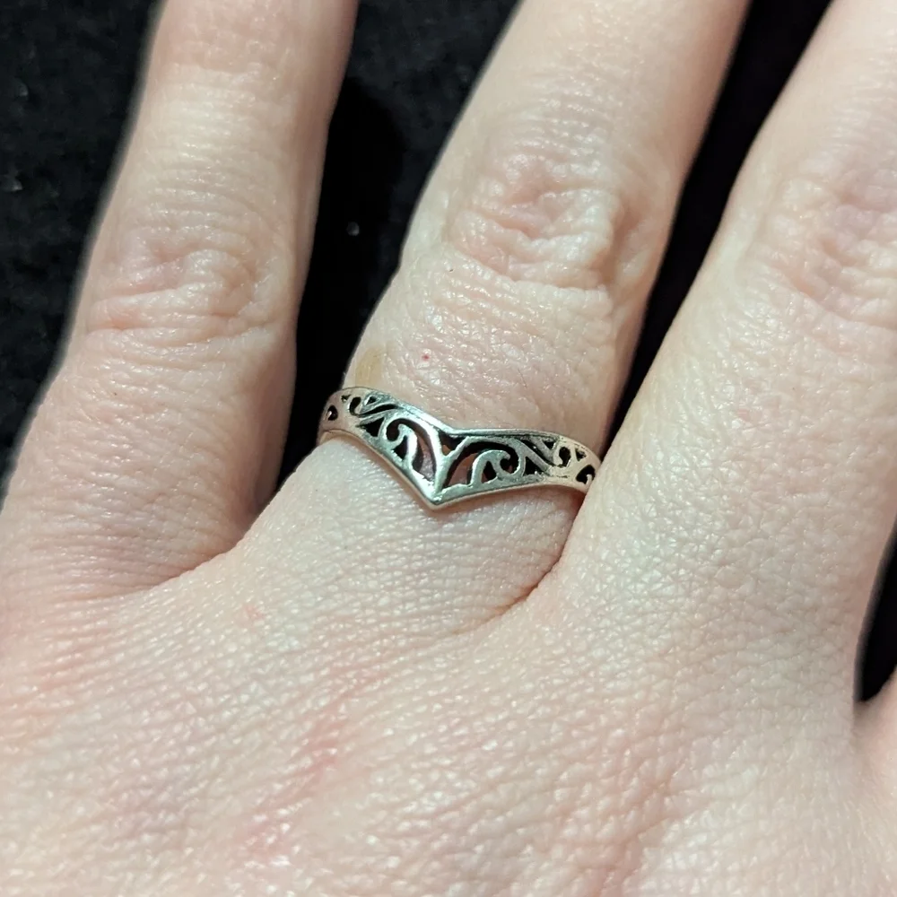 Silver Tone Filigree Chevron Dainty Delicate Statement Ring - Size 7